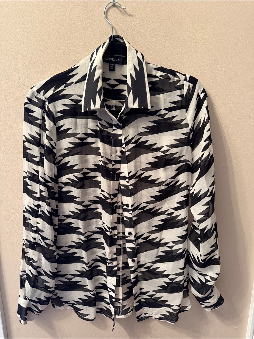 bebe silk Black and White Geo-Print Button-Down Shirt